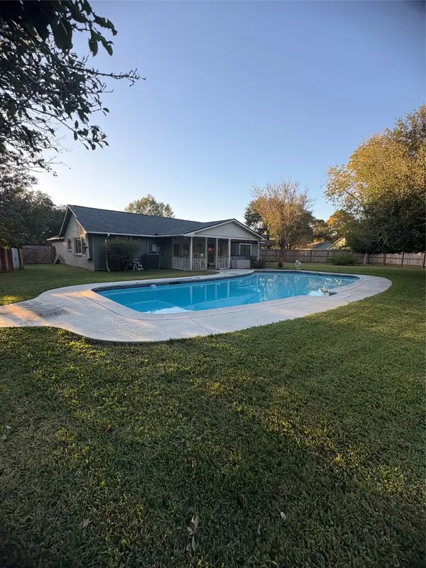 459 Village Creek Drive, Houston, TX 77598