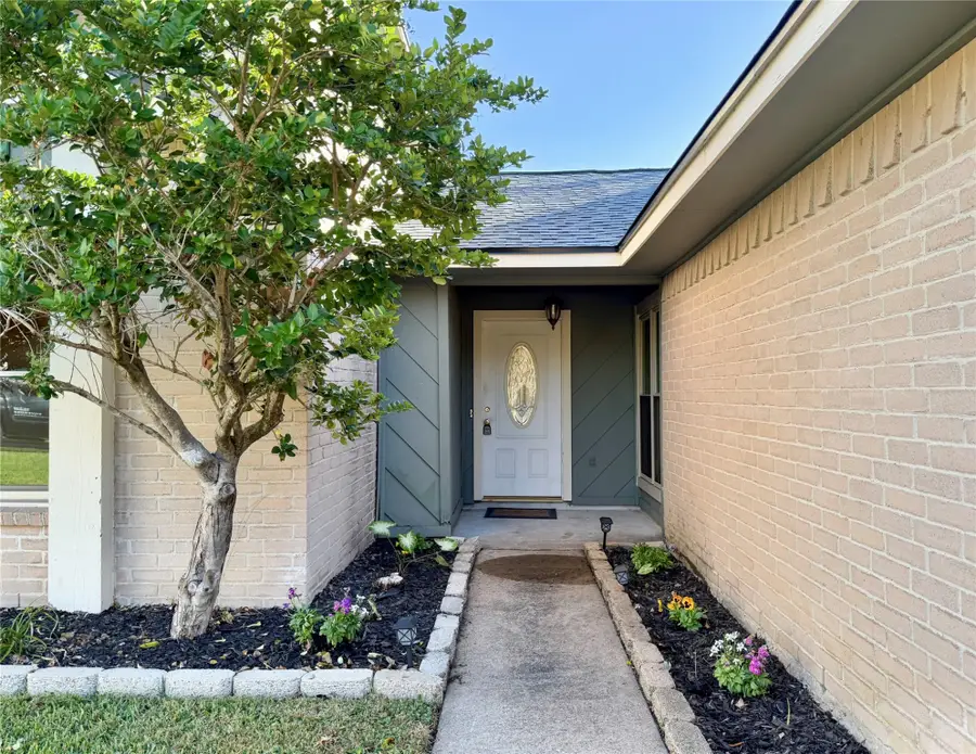 459 Village Creek Drive, Houston, TX 77598 - Image #3