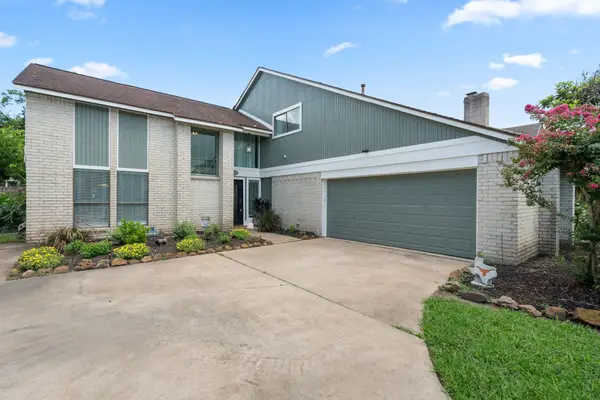 403 Banyan Street, Lake Jackson, TX 77566