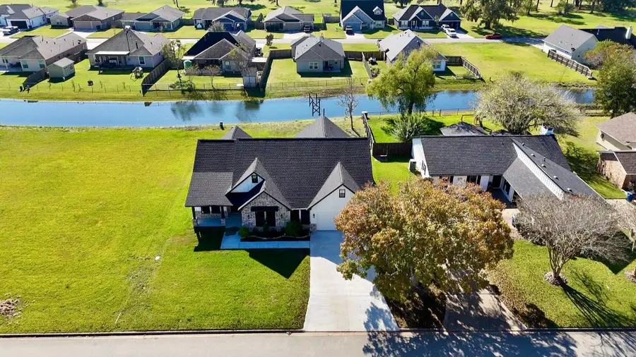 237 Crestview Drive, West Columbia, TX 77486 - Image #3