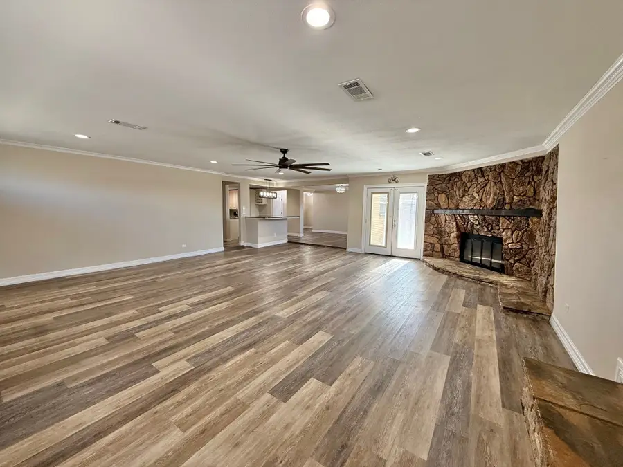 4825 Cleveland Avenue, Groves, TX 77619 - #3