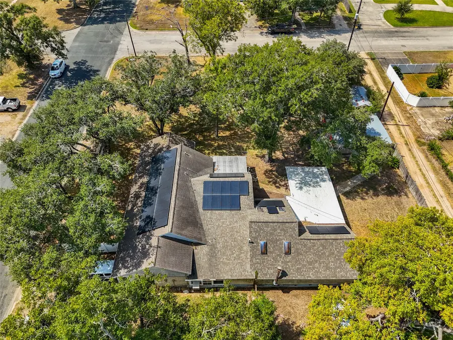 106 W Watt Street, El Campo, TX 77437 - Image #2