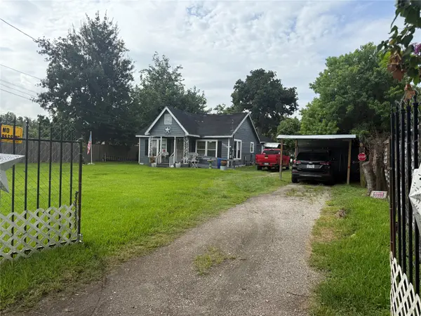 5009 E O S T Drive, Houston, TX 77013