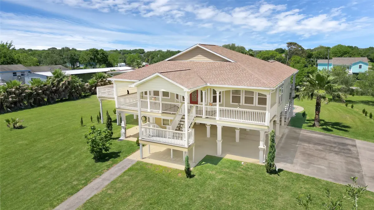 1004 8th Street, Dickinson, TX 77539 - Image #1