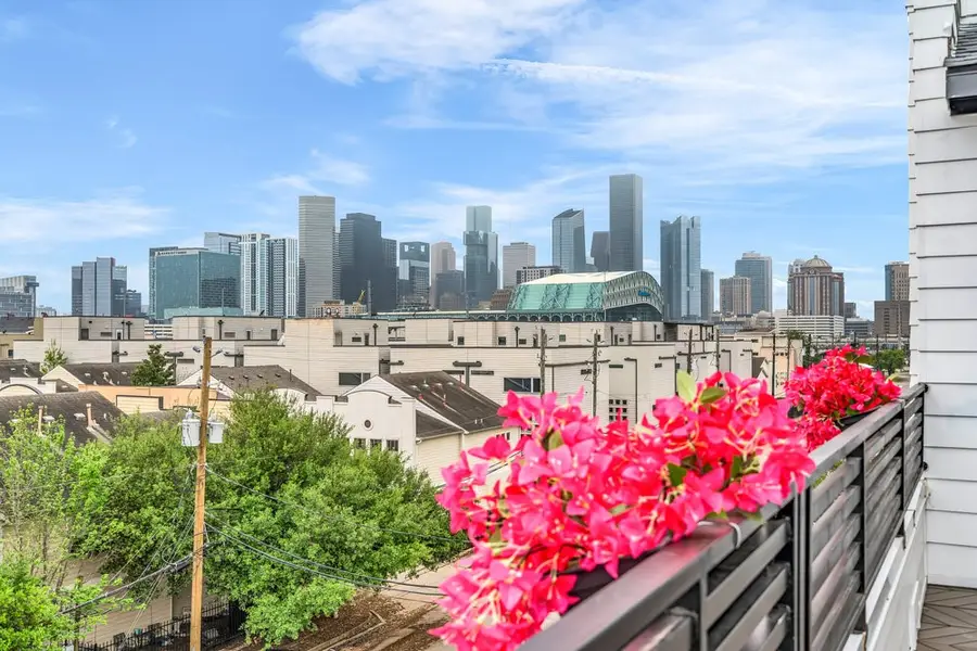 3 N St Charles St F Street, Houston, TX 77003 - #2