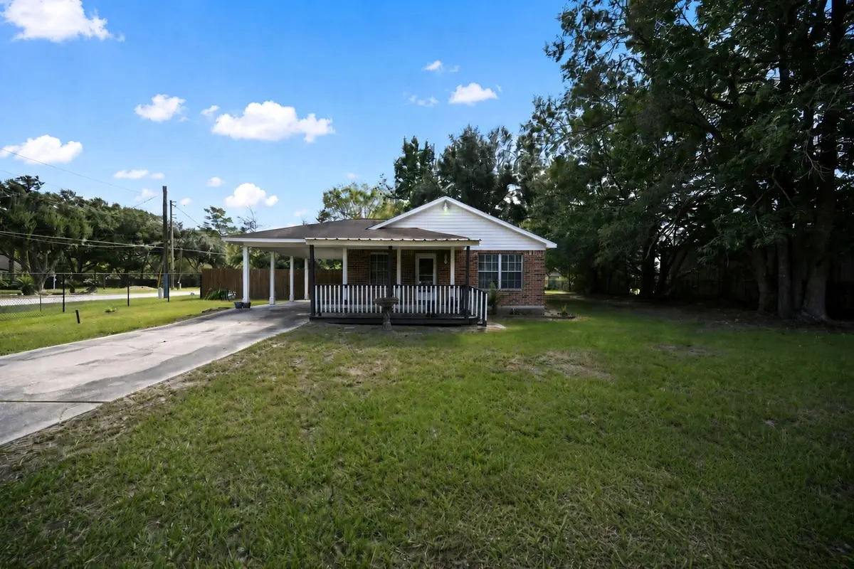 220 N William Barnett Avenue, Cleveland, TX 77327 - #1
