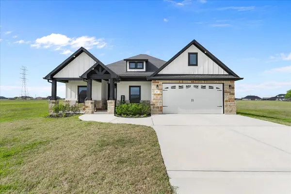 447 Sunset Trail, Angleton, TX 77515