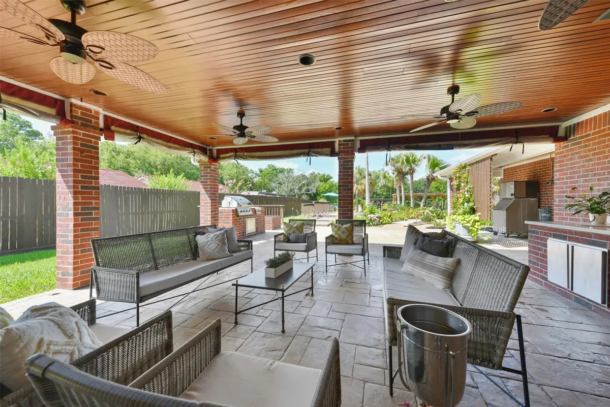 2204 Airline Drive, Friendswood, TX 77546 - #1