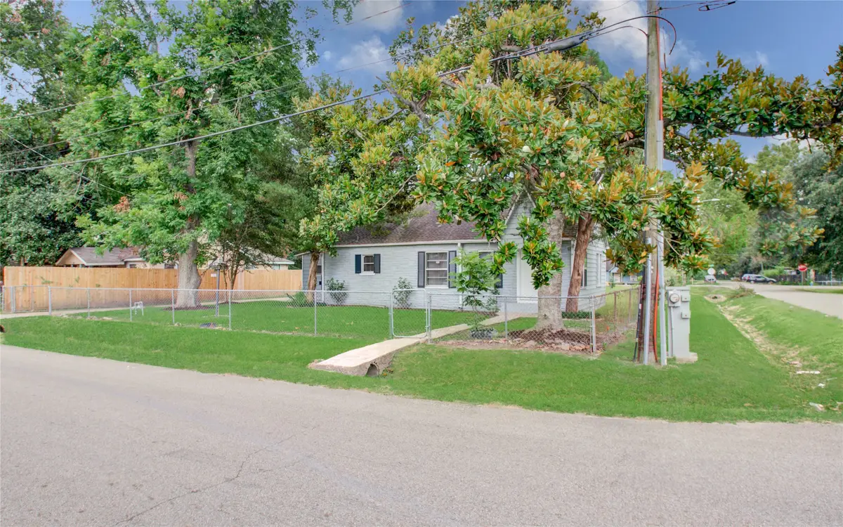 3202 Melbourne Street, Houston, TX 77026 - #1