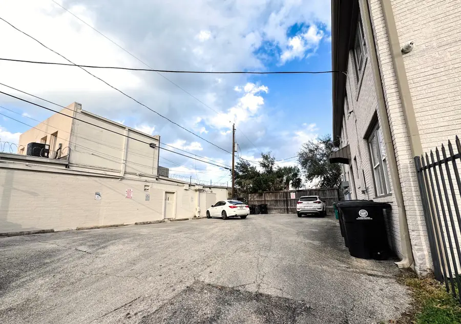 1660 Hawthorne Street, Houston, TX 77006 - #2
