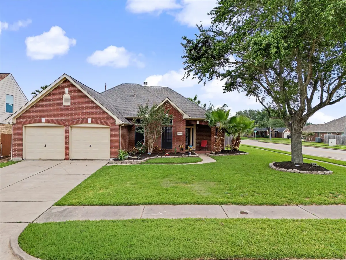 10943 Spruce Drive N, La Porte, TX 77571 - #1