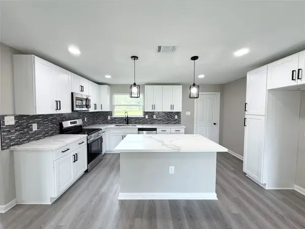 2626 Woodland Street, La Marque, TX 77568