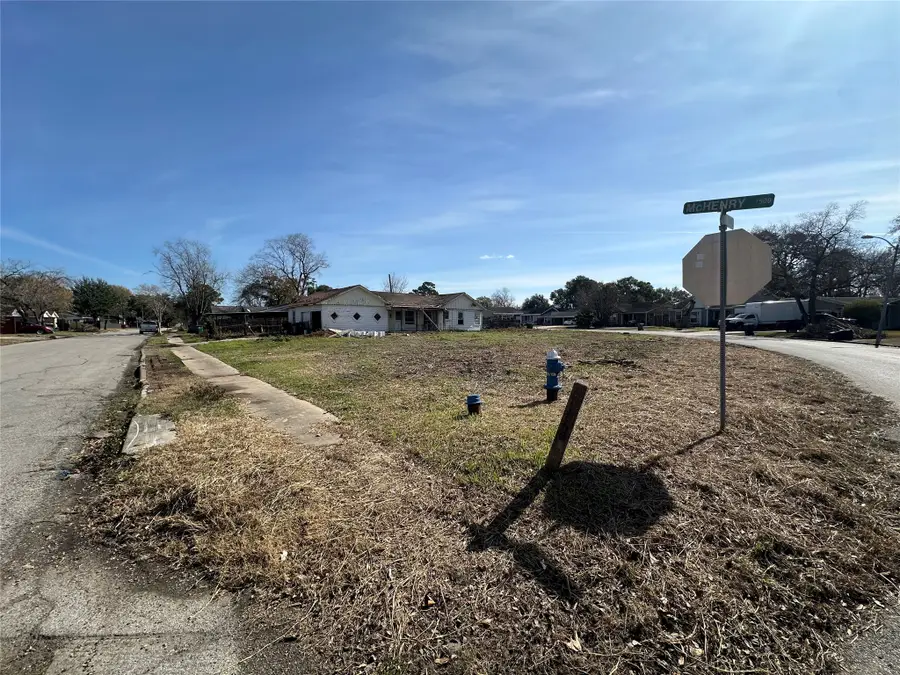 7501 Greendowns Street, Houston, TX 77087 - Image #2