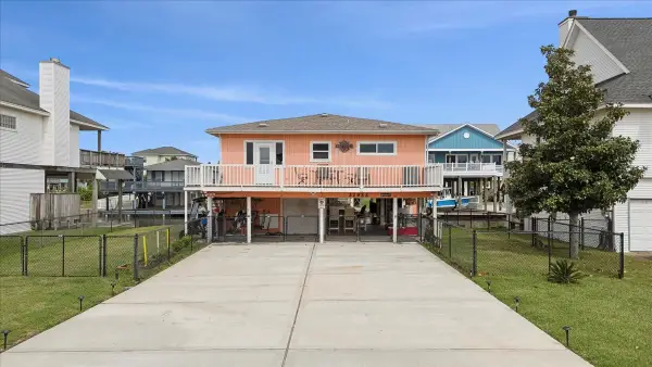 22922 Lunes Street, Galveston, TX 77554