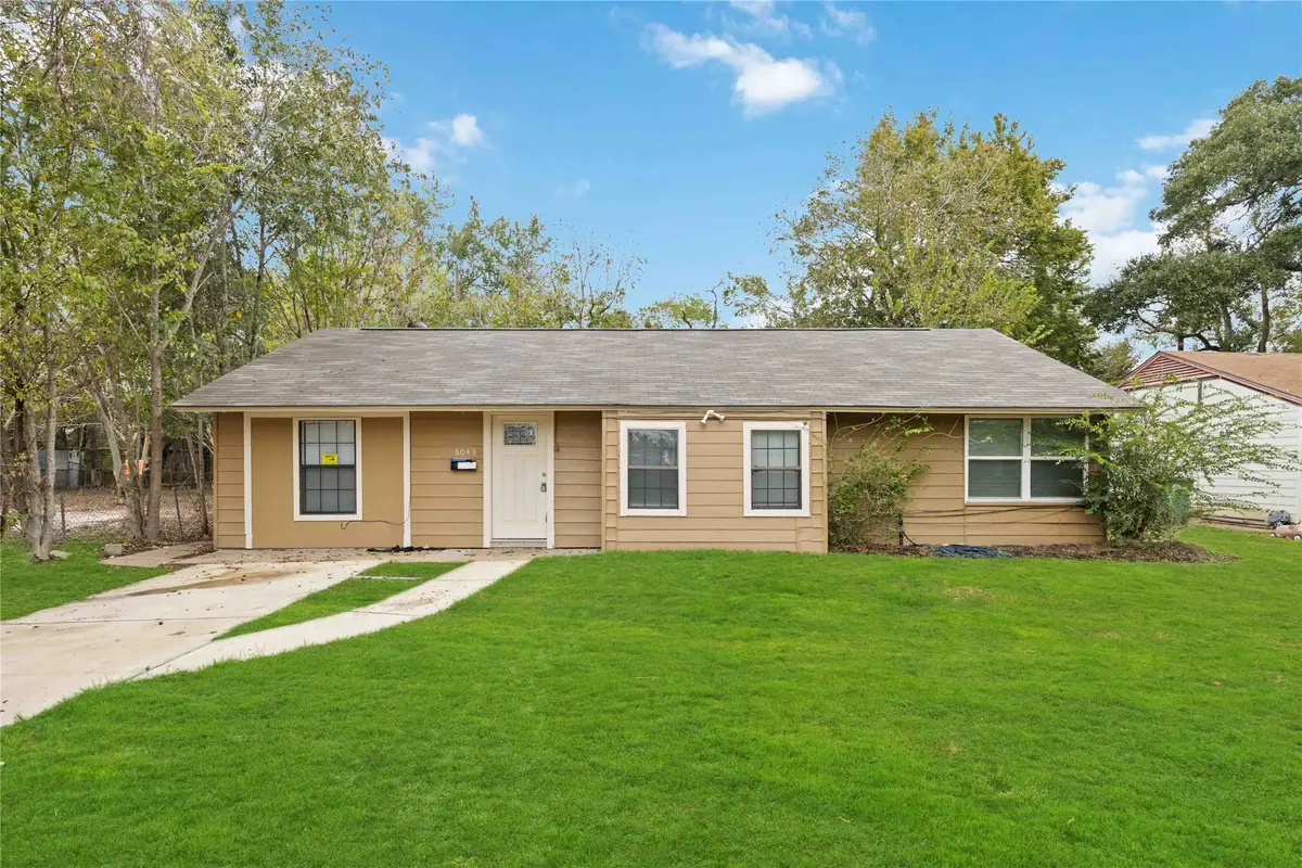 6043 Lyndhurst Drive, Houston, TX 77033 - Image #1