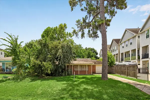 1240 W 26th Street, Houston, TX 77008