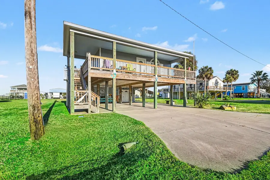 970 S Wommack Drive S, Crystal Beach, TX 77650 - Image #3