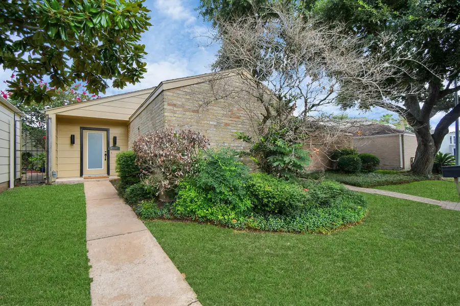 1914 Courtney Lane Drive, Houston, TX 77042 - #2