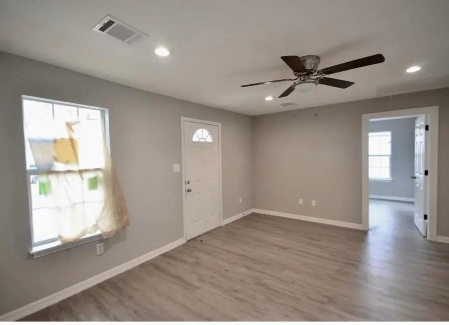 5238 Carmen Street, Houston, TX 77033 - #2