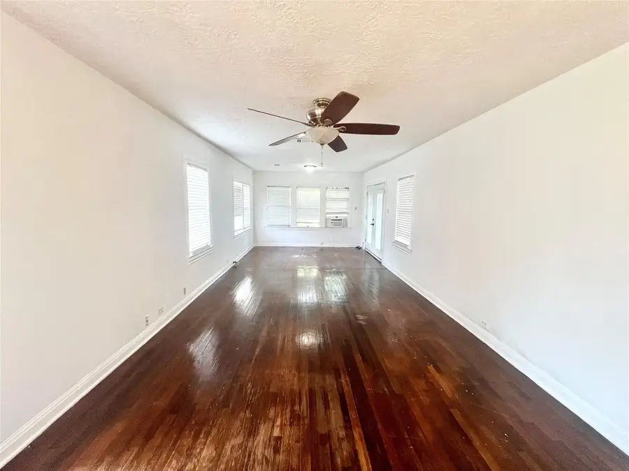 217 13th Avenue N, Texas City, TX 77590 - #3