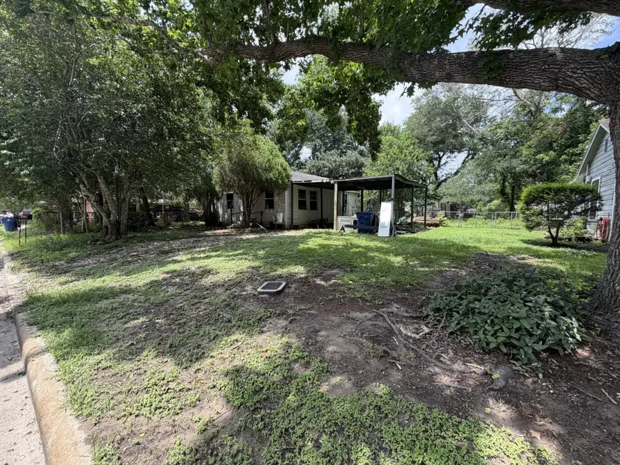 808 S Anderson Street, Angleton, TX 77515 - #2
