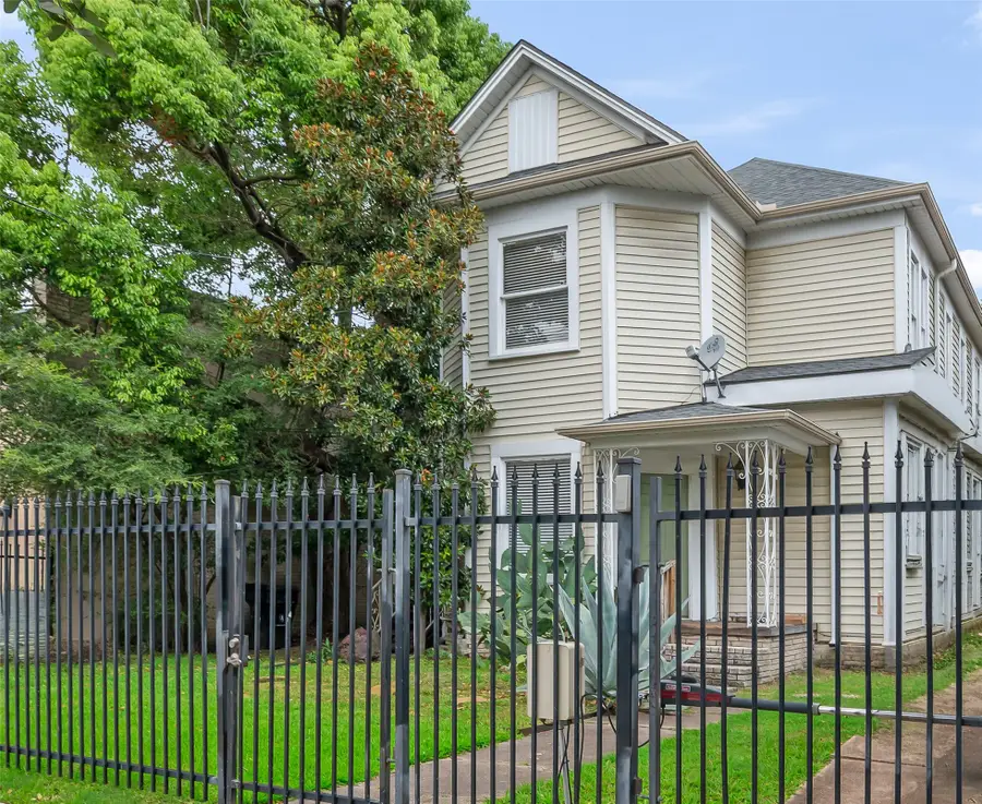 211 Emerson Street, Houston, TX 77006 - #3