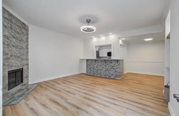 1100 Augusta Drive #35, Houston, TX 77057