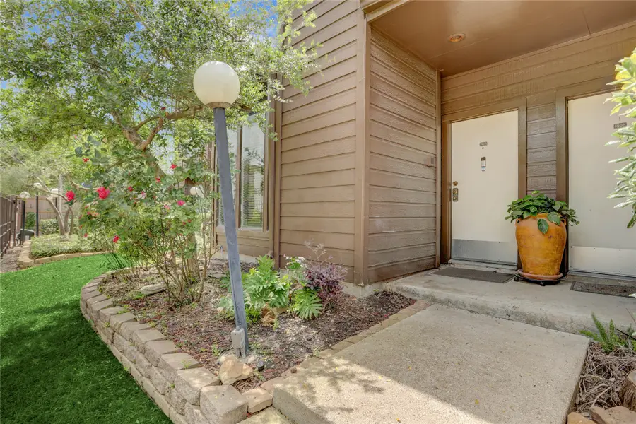 8020 Braesmain Drive #1806, Houston, TX 77025 - #2