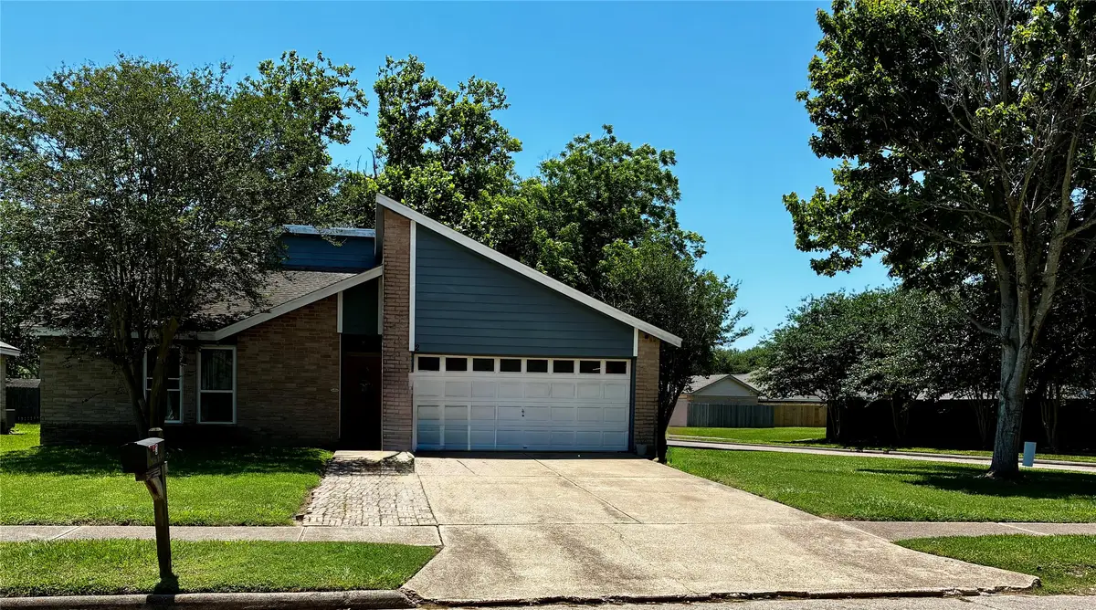 2 Sarita Road, Angleton, TX 77515 - #1