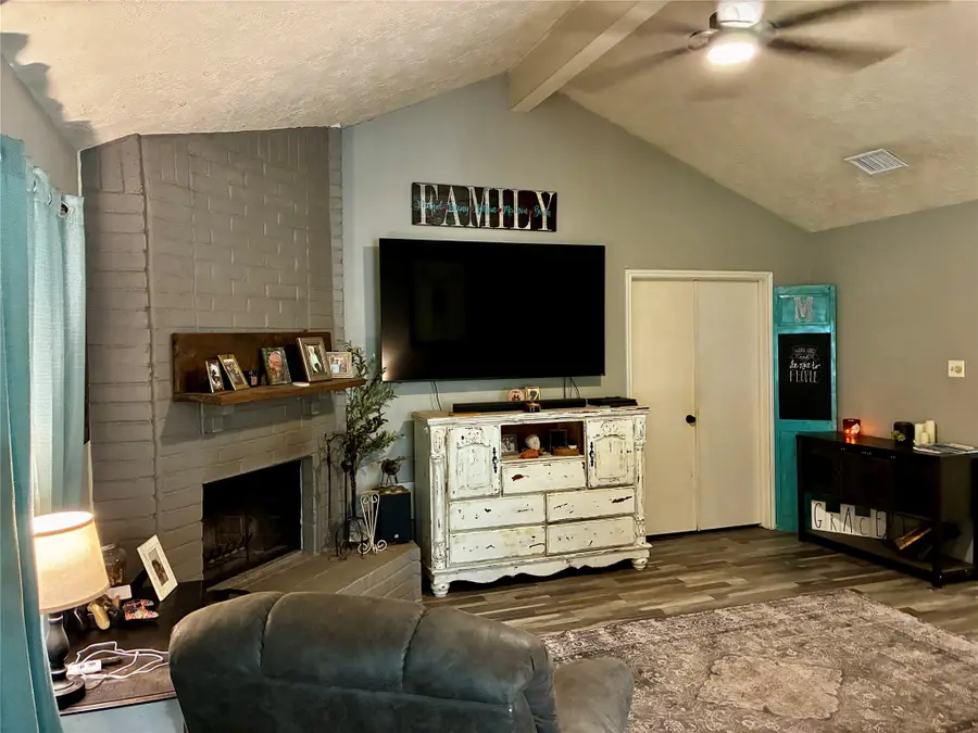 2 Sarita Road, Angleton, TX 77515 - #3