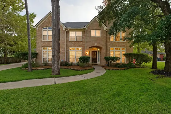 603 Forest Bend Lane, Friendswood, TX 77546