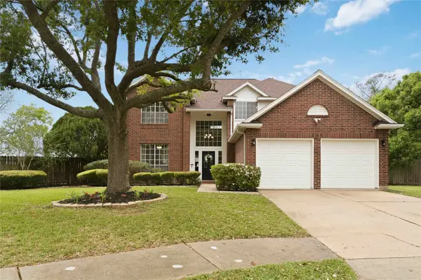 205 Oak Creek Circle, League City, TX 77573