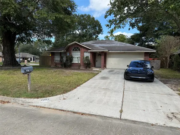 2203 Longleaf Pines Drive, Kingwood, TX 77339