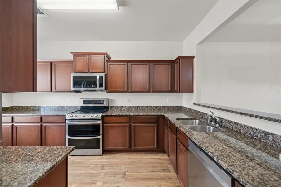 9430 Calm Amber Drive, Iowa Colony, TX 77583 - Image #3