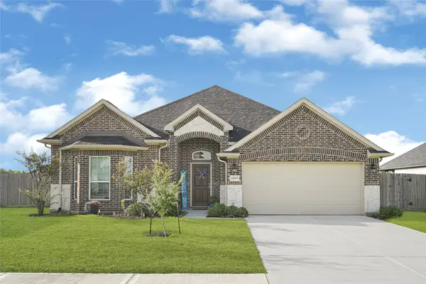 12002 Champions Forest Drive, Mont Belvieu, TX 77535