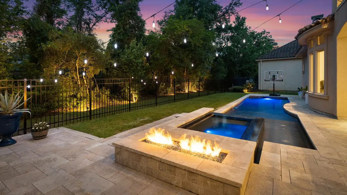 22 Johnathan Landing Court, The Woodlands, TX 77389 - #1