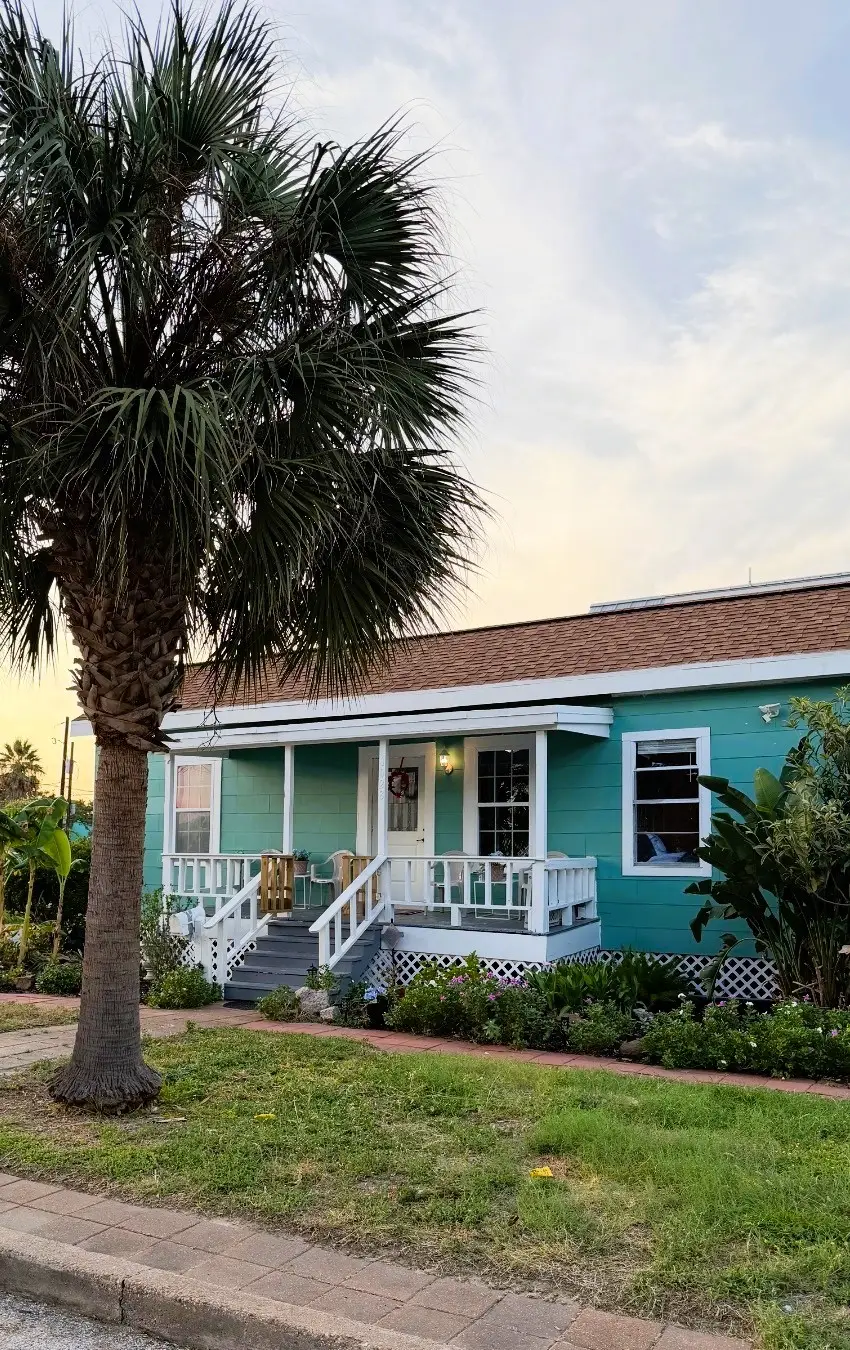 1028 Avenue L, Galveston, TX 77550 - #1