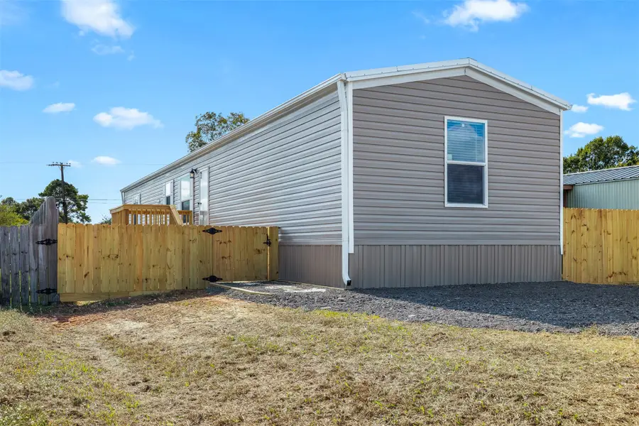 205 Setting Way, Navasota, TX 77868 - Image #2