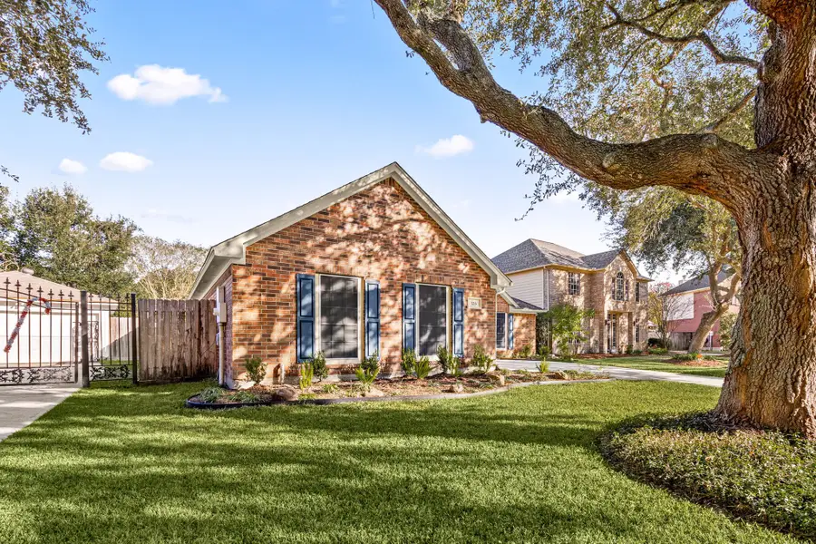 126 Rushton Circle, League City, TX 77573 - Image #3