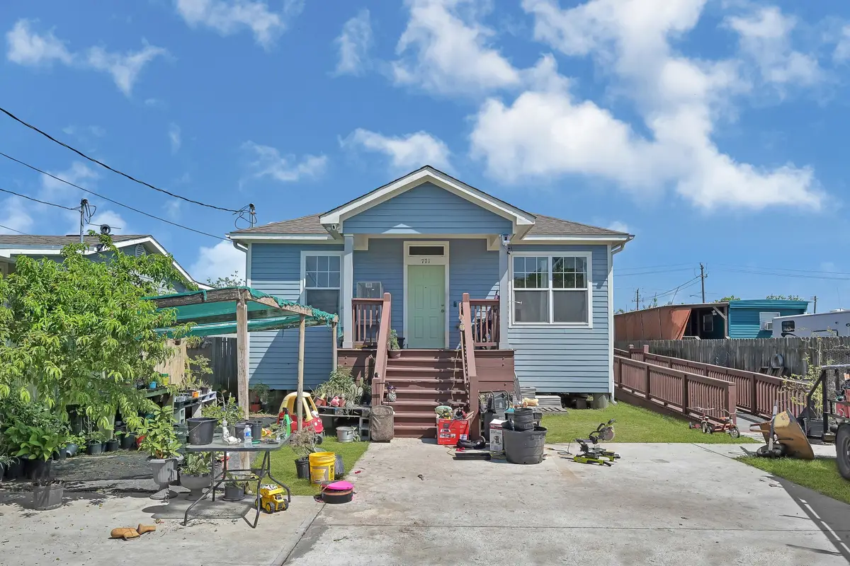 771 10th Street, Dickinson, TX 77539 - #1