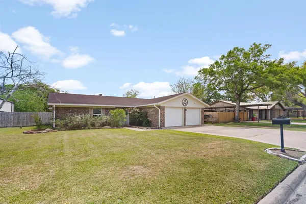 1003 Virginia Street, Edna, TX 77957