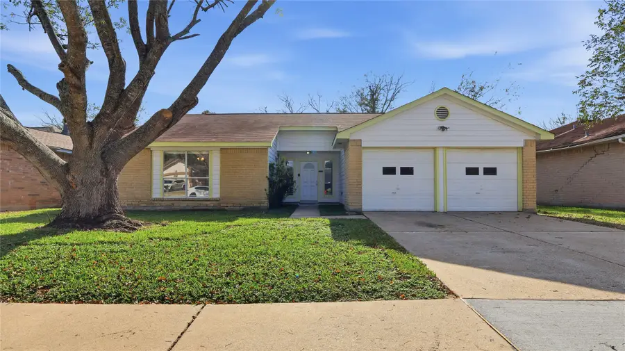 7126 Sharpsburg Drive, Richmond, TX 77469 - Image #2