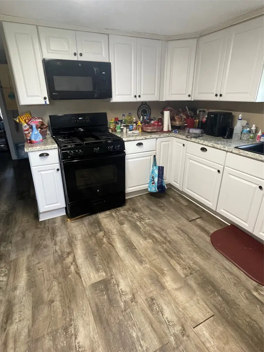 208 E Pecan Lane, Clute, TX 77531 - #3