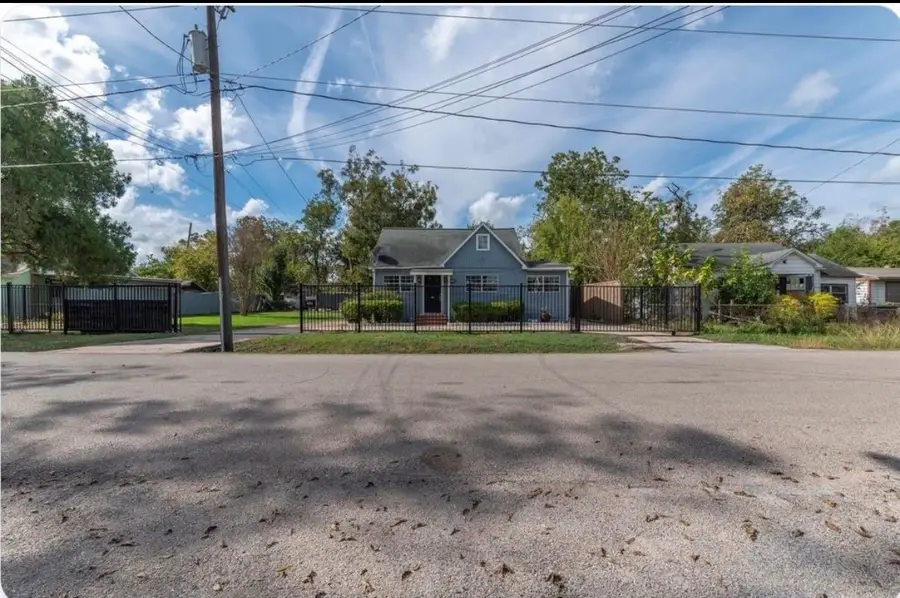 4303 Castor Street, Houston, TX 77022 - #2