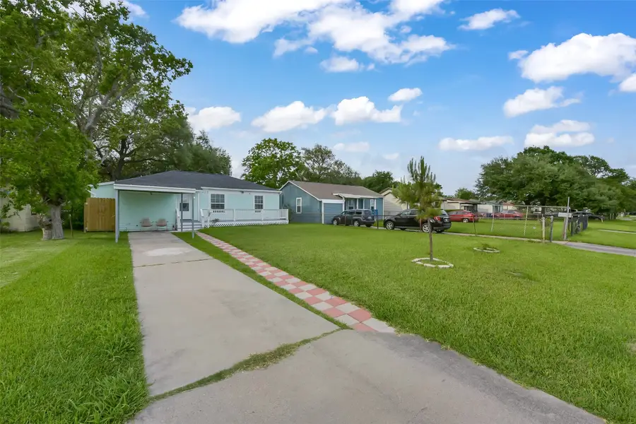 228 16th Avenue N, Texas City, TX 77590 - #2