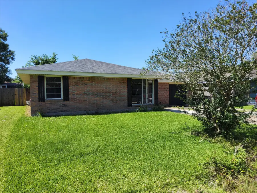 701 Sherrill Street, West Orange, TX 77630 - #2