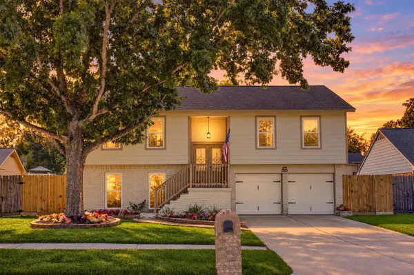 15334 Bratten Lane, Houston, TX 77598