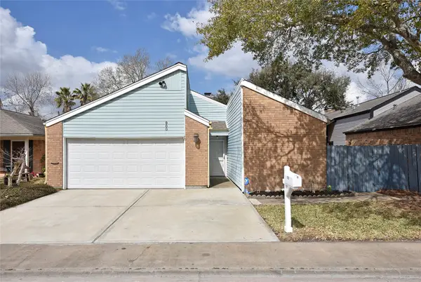 900 Chateau Place, Richmond, TX 77469