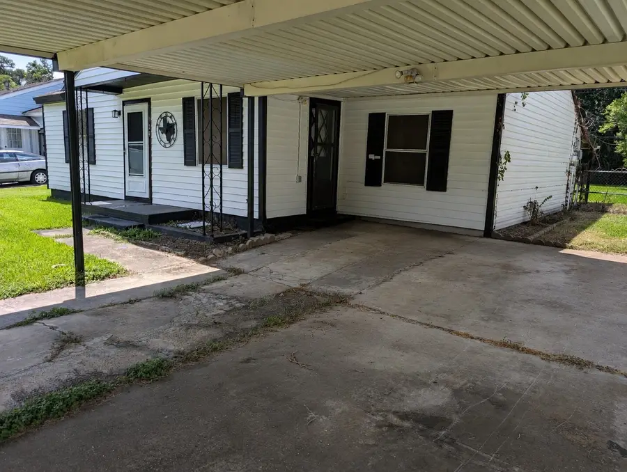 736 Kyle Street, Angleton, TX 77515 - #3