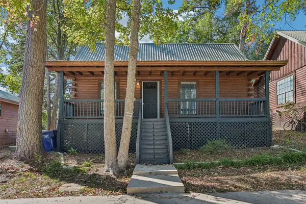 55 Hunters Creek Drive, Huntsville, TX 77340